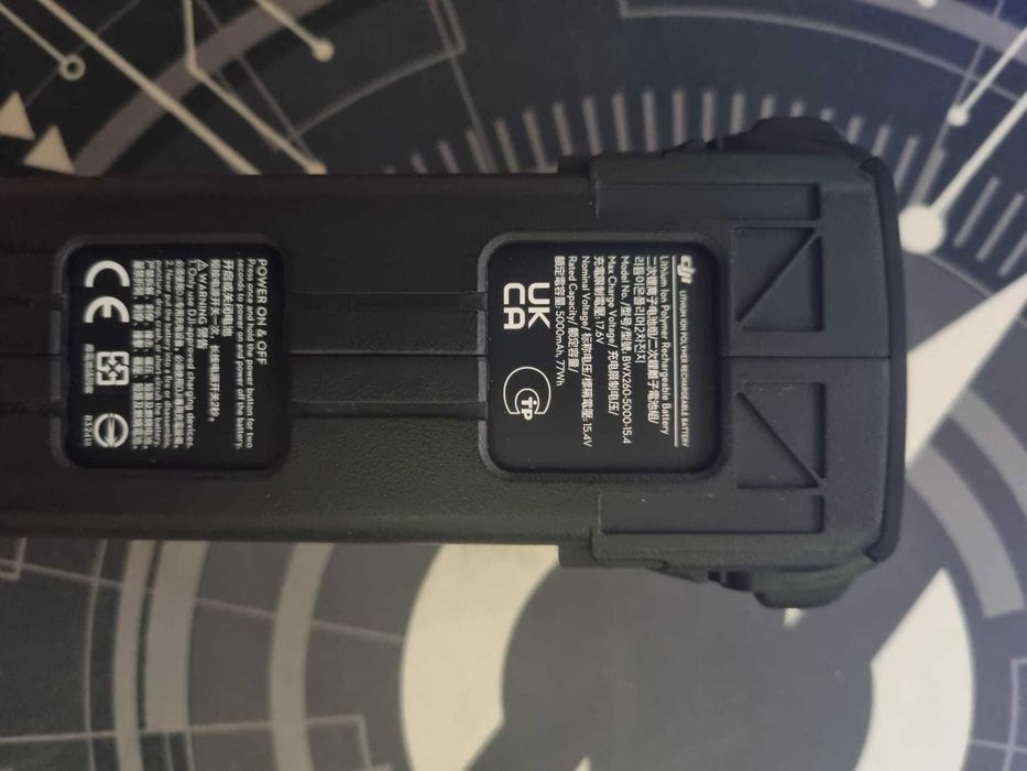 DJI Mavic 3 PRO [ sigilat ] + baterie [ desigilata ]