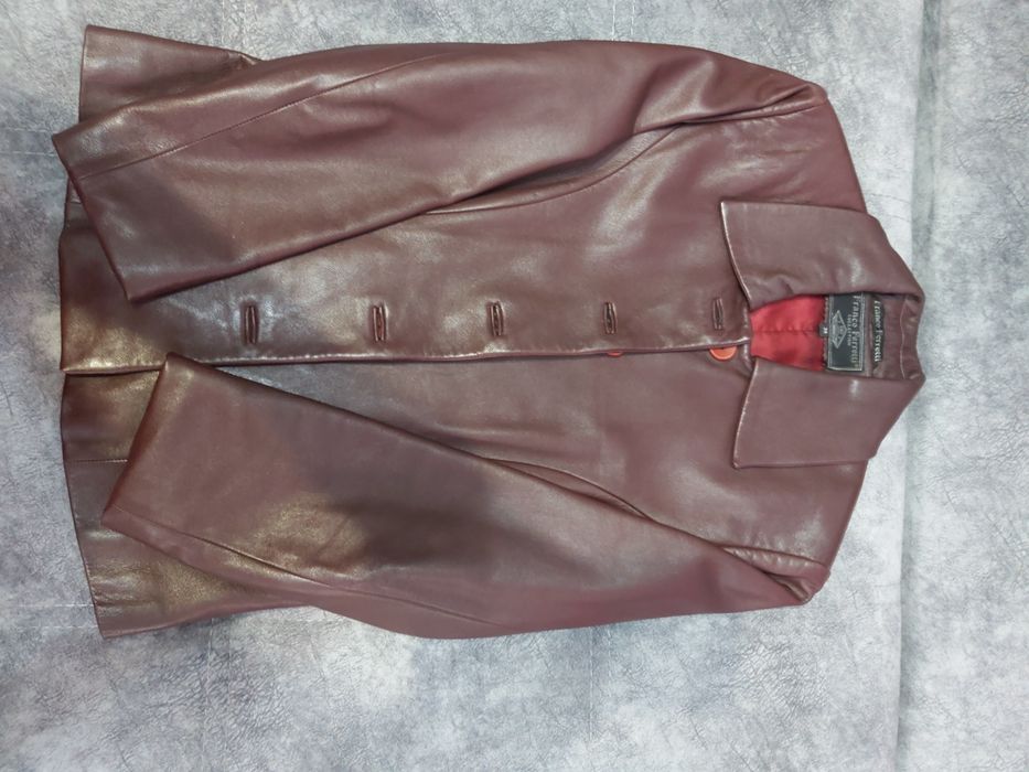 Классическая кожанная куртка