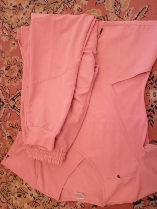 Медицински екип -М размер.Цвят Пепел от рози!