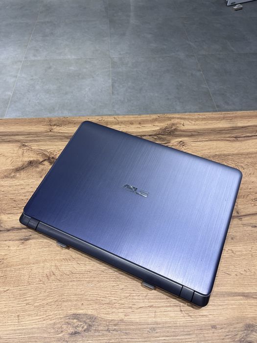Ноутбук Asus X507M