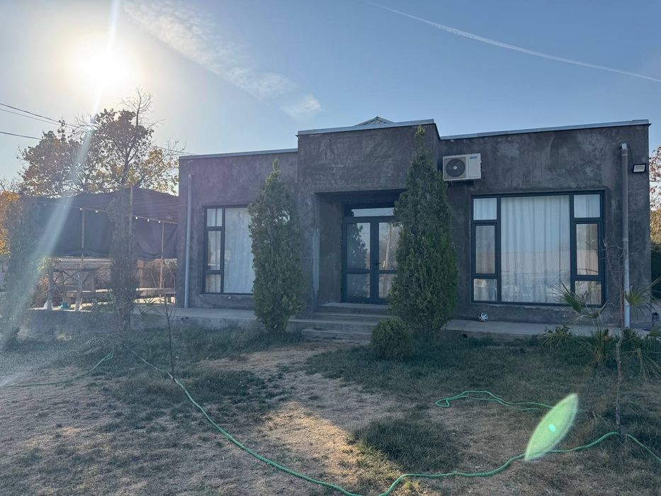 Dacha sotiladi hovli