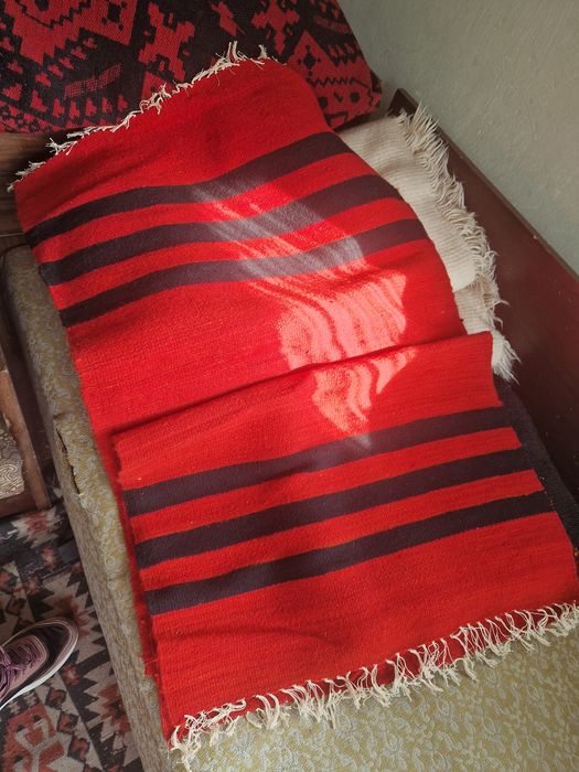 Стари килими и постелката ,черги