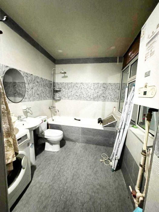 Бўстон даҳасида Квартира сотилади