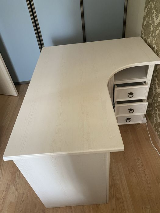 Стол рабочий ,для офиса и дома