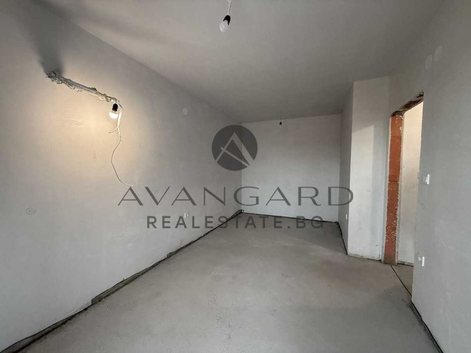 оф.25565 Тристаен с акт 16/ Кючук Париж