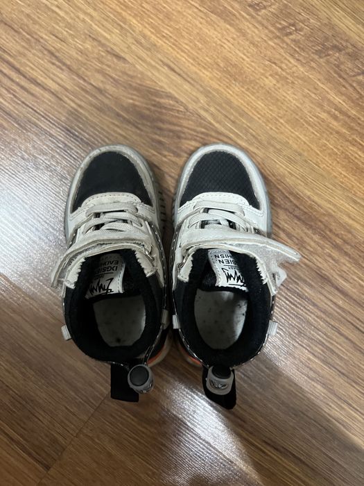 Кроссы демисезоный 22 размер