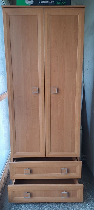 Двукрил гардероб за дома