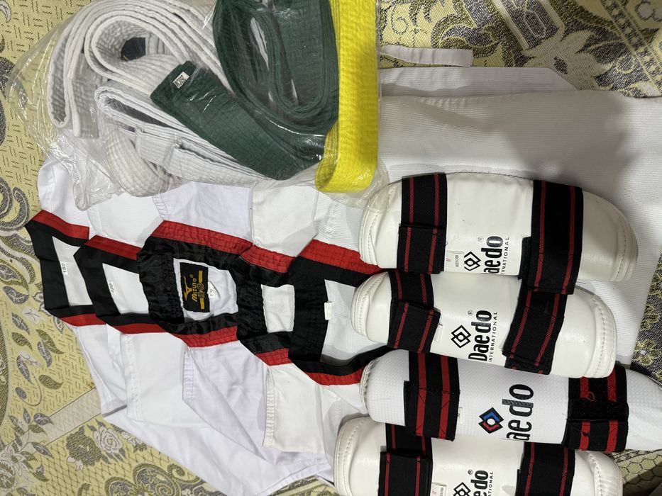 Кимано сатылады (таеквандо)