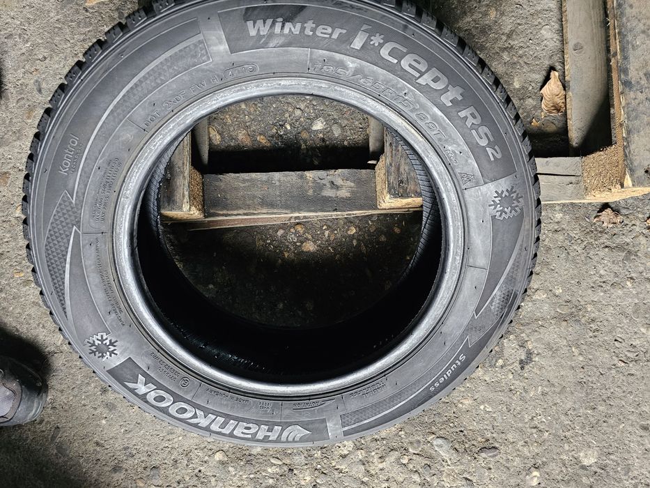 2 anvelope iarna 185 65 15 Hankook