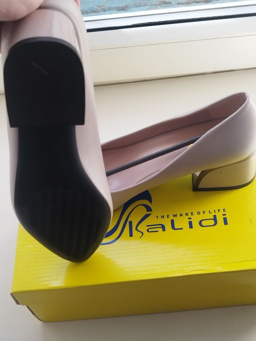 Продаю летние туфли