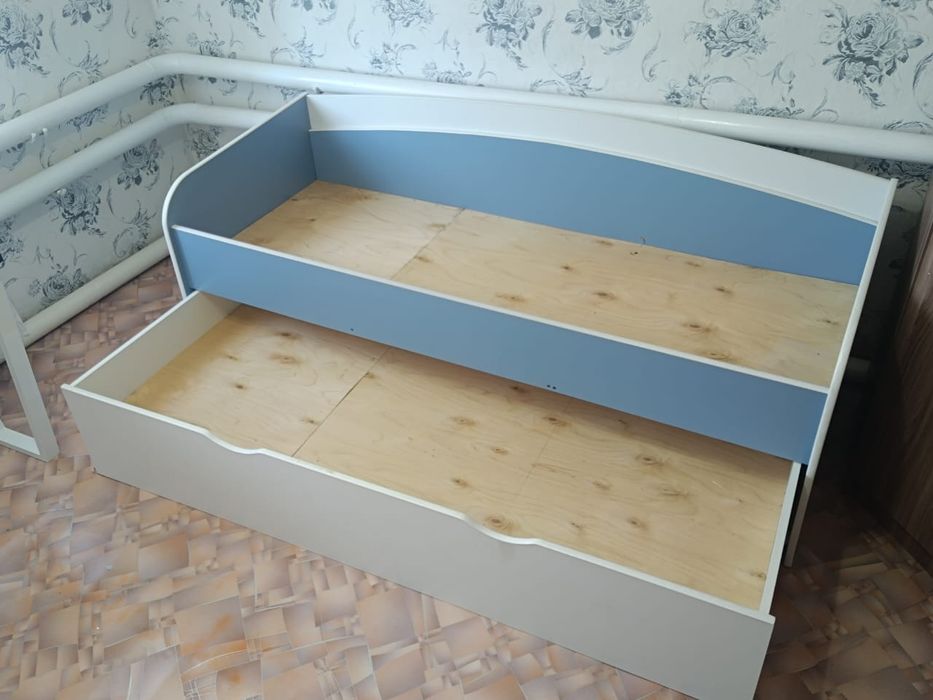 Кровать подростковая