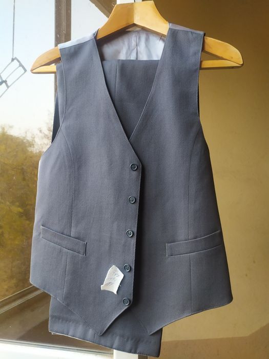 Костюм мужской тройка