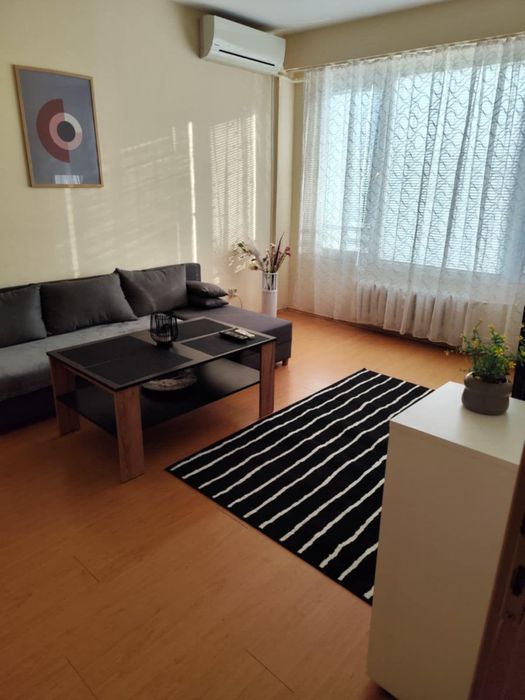 Дава се под наем Двустаен апартамент в София, Гоце Делчев - 68 кв.м за 661.98 € - Снимка #2