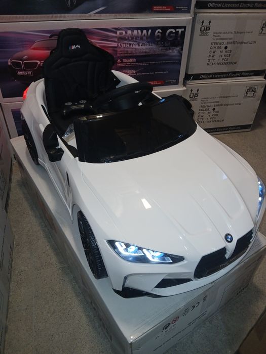 Акумулаторни коли BMW M4 12v с меки гуми и кожена седалка