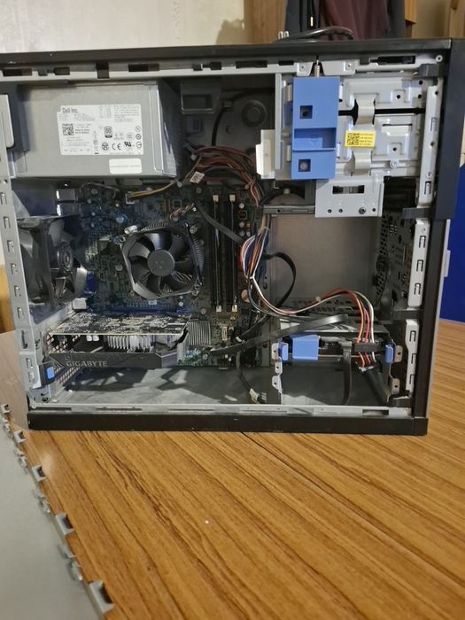 Продавам компютър