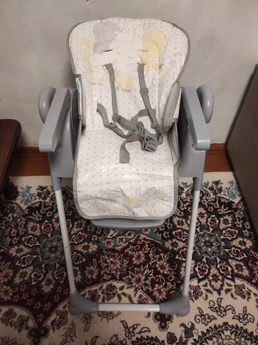 Стульчик для кормления ребенка