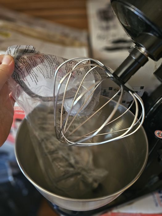 Mixer cu bol din inox,  Amazon 800w, 7 viteze, capaci