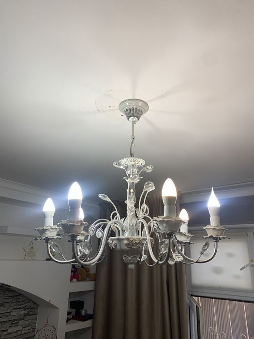 Продаются две люстры