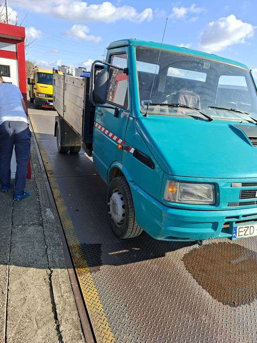 Vând iveco daily