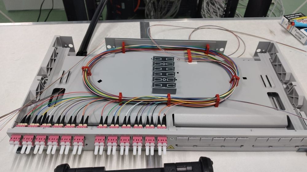 Servicii Profesionale Instalatii Retele Date (Fibra Optica si Cupru)Proiectare si Mentenanta