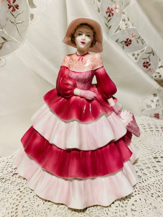 порцеланова статуетка