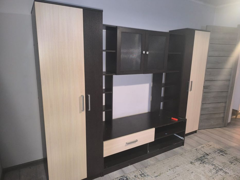 Продам горку для гостиной