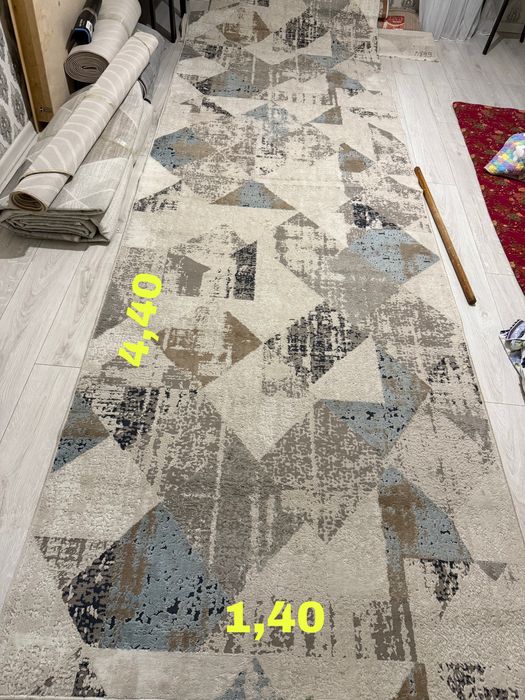 Ковры хорошего качества, цены начинаются от 8тыс до 25тыс.