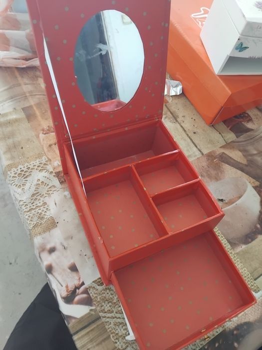 Кутия за съхранение на бижута