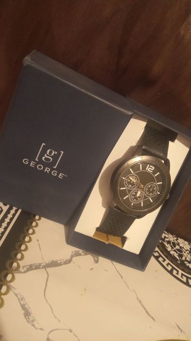 Vând ceas marca GEORGE, în stare excelentă, practic nou. O dată purtat