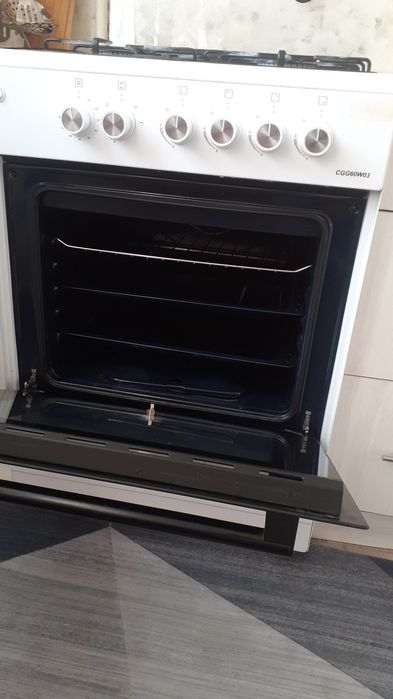 Продам газовую плиту