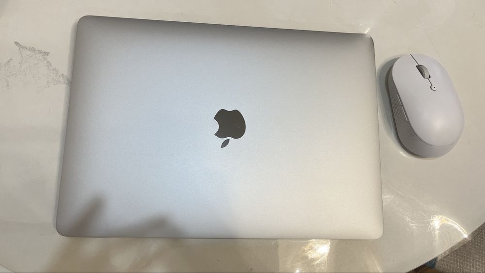 Mac book air m1.