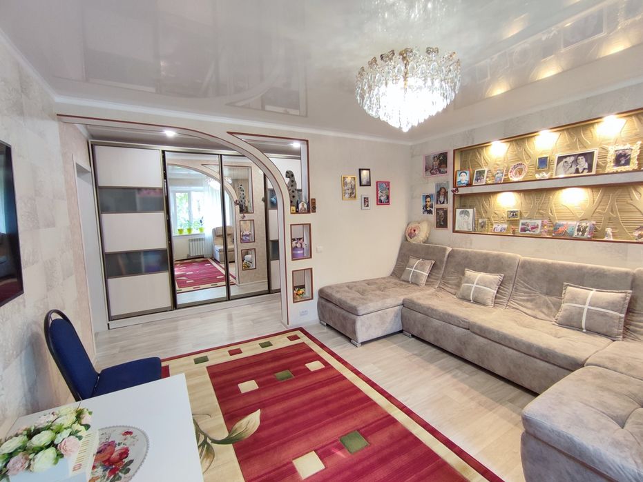 Продается 2-комн (9-43, 1 эт)