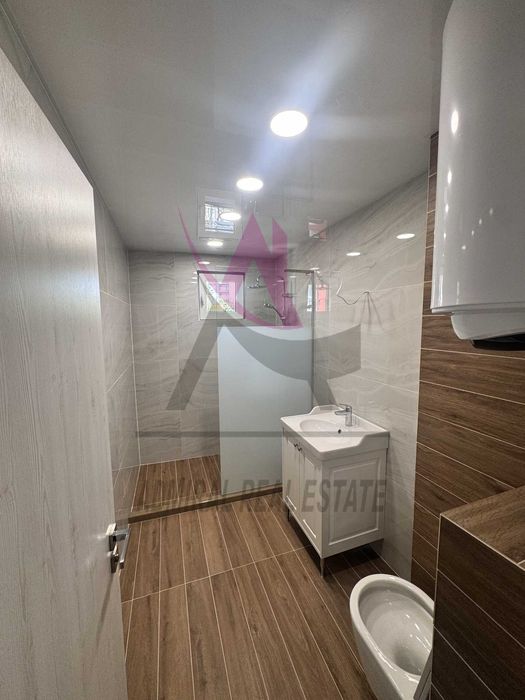 Дава се под наем Двустаен апартамент в Варна, Възраждане 3 - 100 кв.м за 700 € - Снимка #3