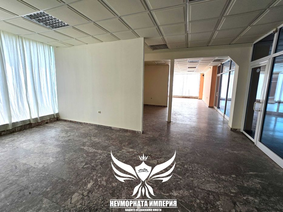 Дава се под наем Промишлена сграда в Асеновград - 500 кв.м за 3550 € - Снимка #1