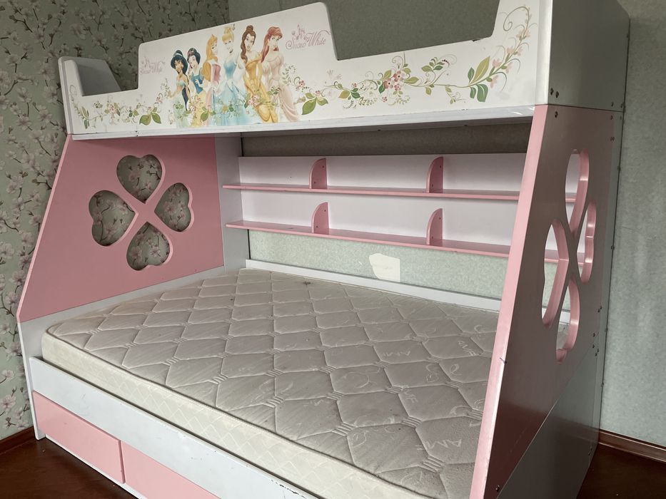 Кровать детская двух ярусная