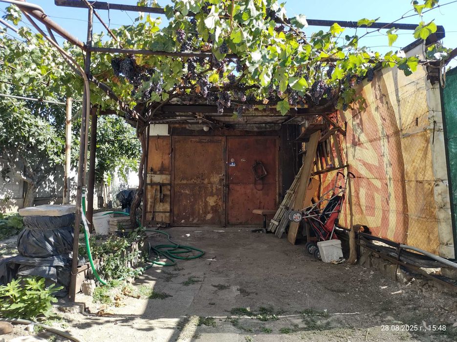 Продавам етаж от къща в Първомай