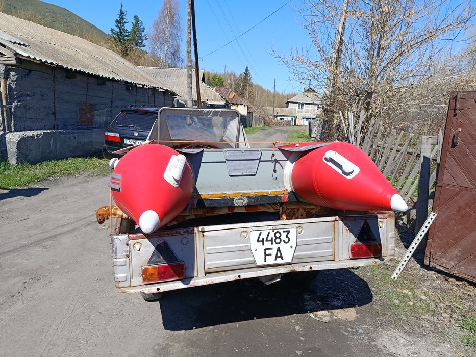 Продам лодку с мотором
