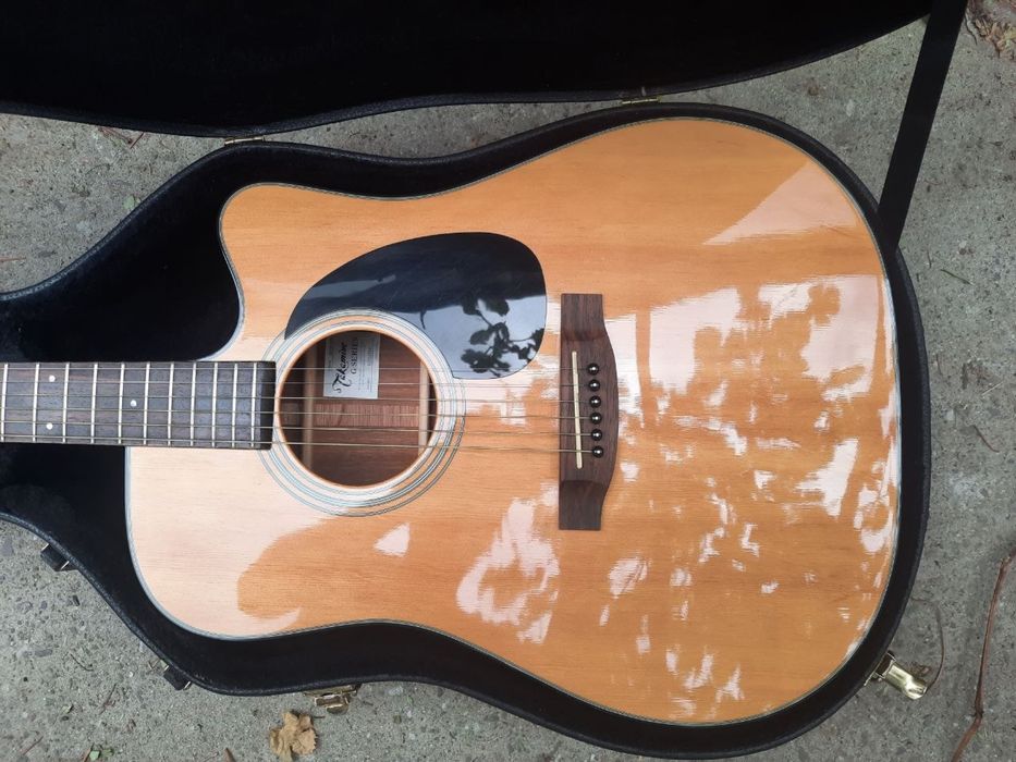 Гитара электроакустика Takamine EG320SC