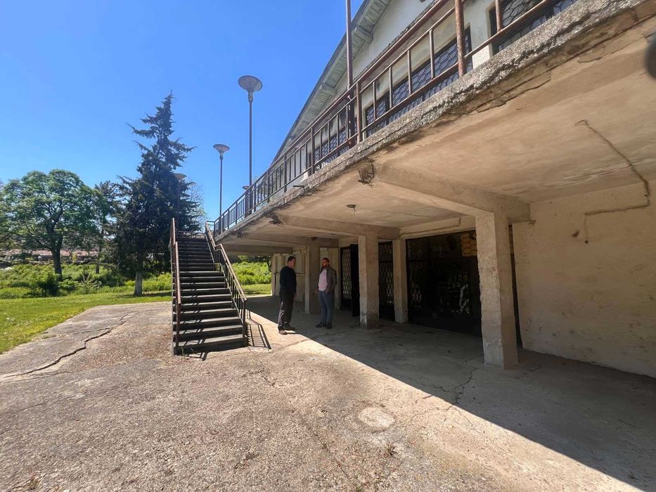 Индустриален имот за продажба в с. Полски Сеновец