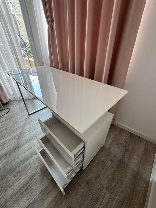 Бюро за детска стая