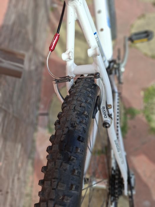 Bicicleta 29 Alb shimano deore full usoara