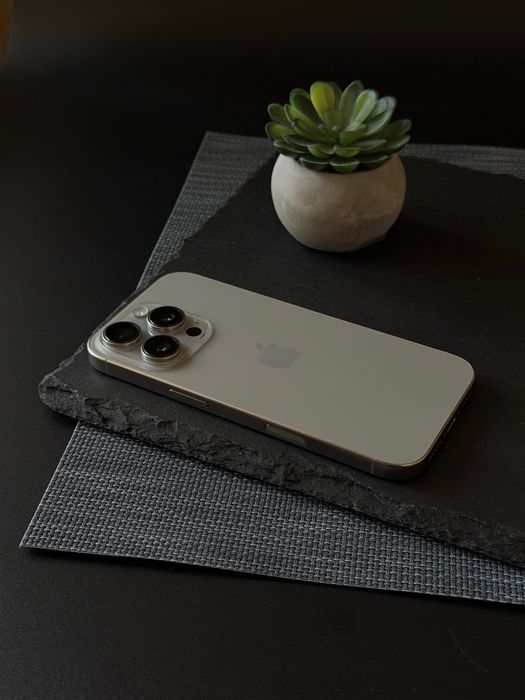 iPhone 16 Pro 256GB Natural Titanium / 92% Батерия / Перфектен
