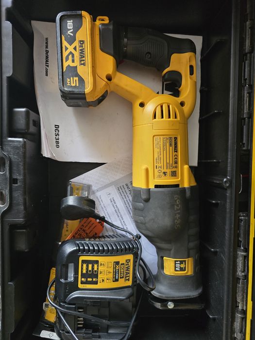DEWALT DCS380 Ferastrau sabie , brushless