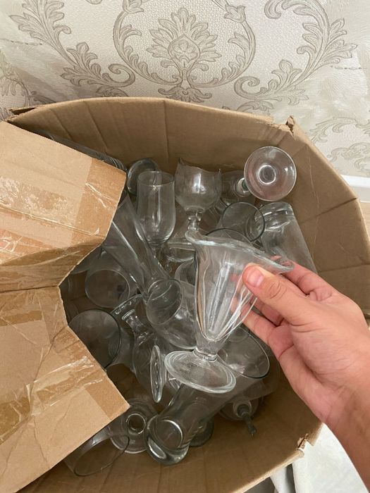 Стеклянный бокалдар