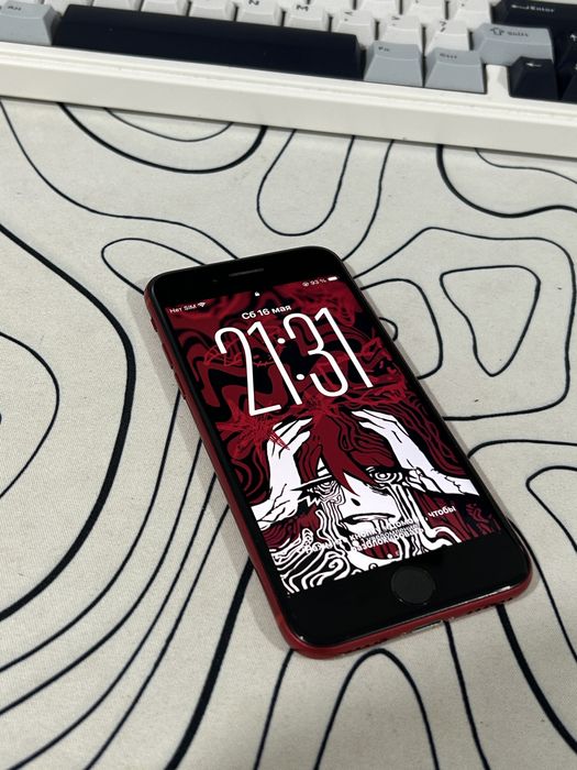 Продам iPhone SE 2020