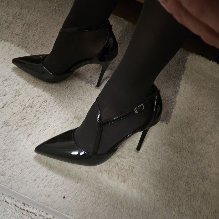 Нови! Обувки на ток - 2 чифта.