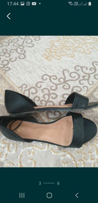 Продам  сандали.