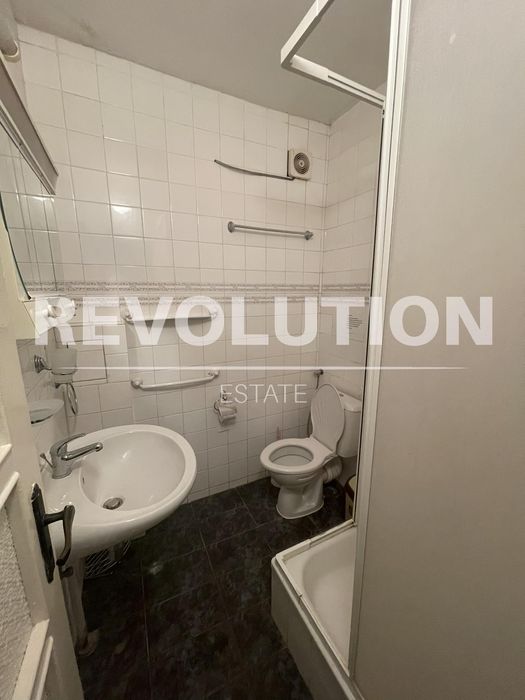 Дава се под наем Тристаен апартамент в Варна, м-т Траката - 80 кв.м за 500 € - Снимка #5