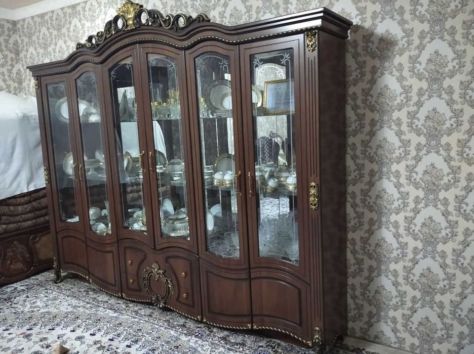 Горка (стенка) для гостинной