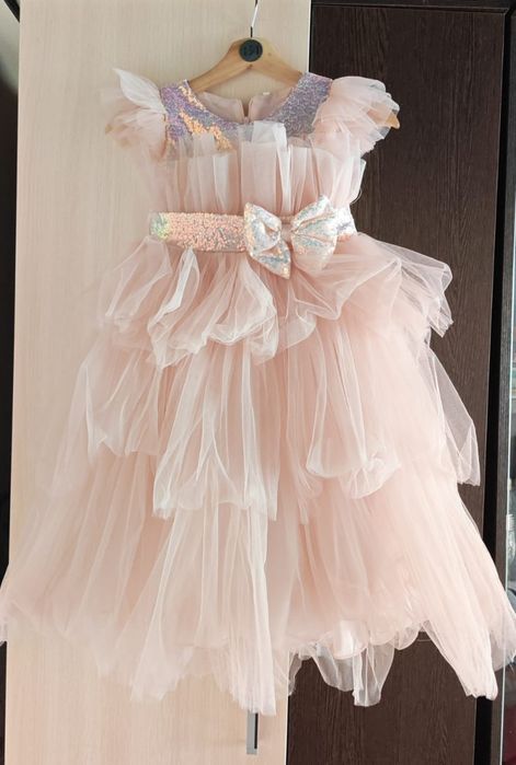 Платье на 7-8 лет